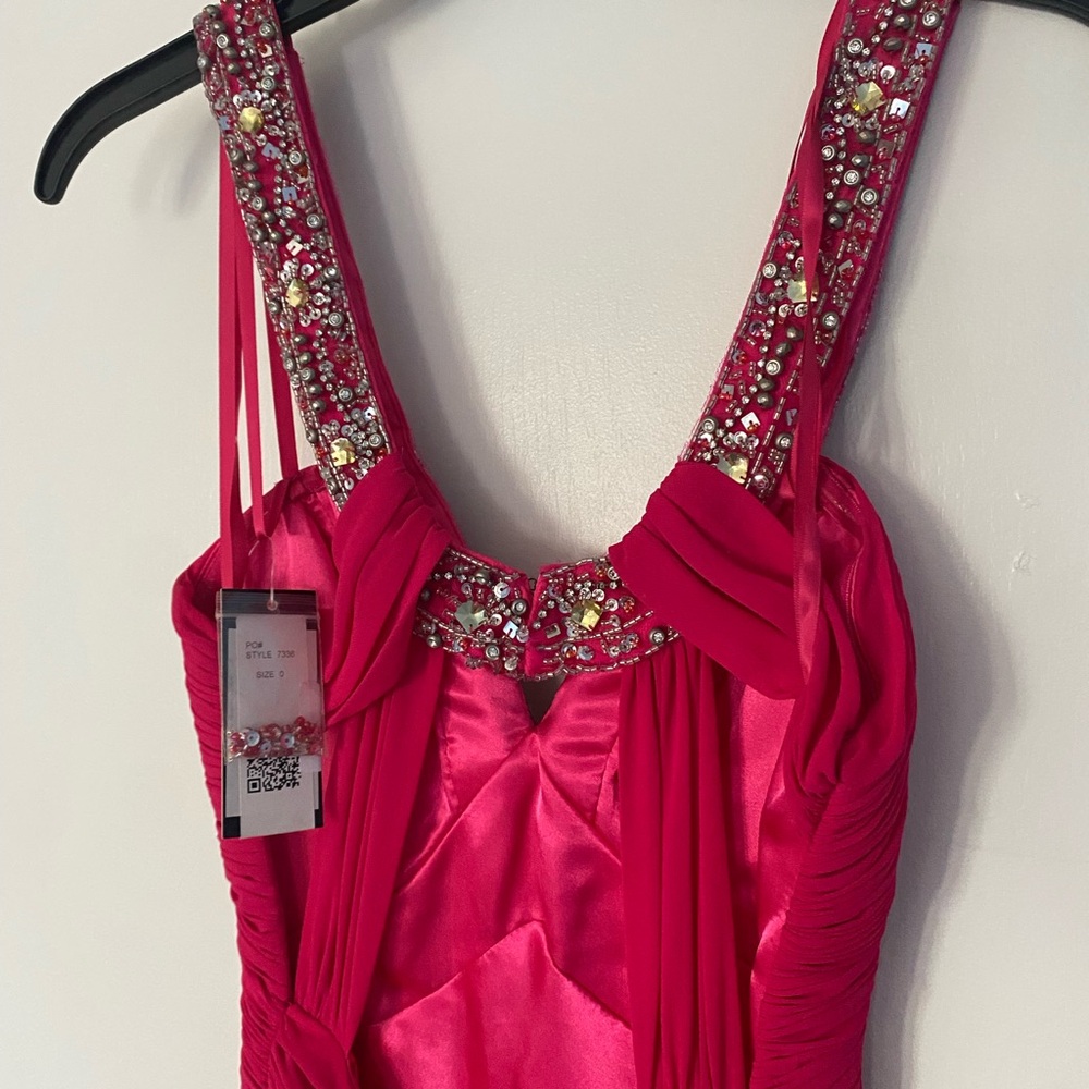 NWT Faviana Fuchsia Backless Gown - Picture 9 of 10